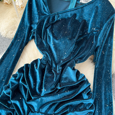 Slim-fitting Pleated Velvet Dress