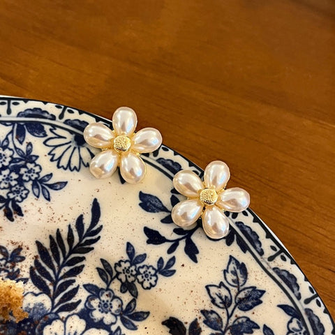 Elegant Floral Pearl Earrings
