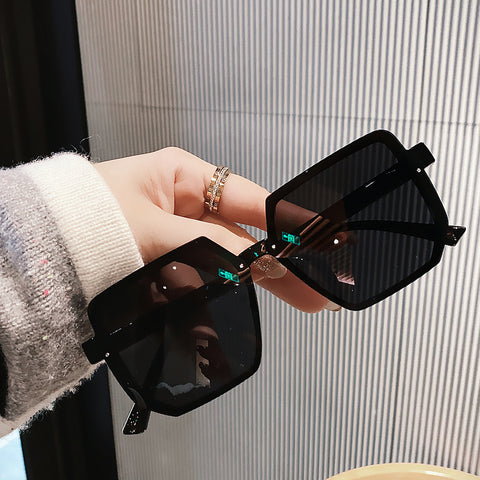 Simple Design Chunky Frame Black Sunglasses