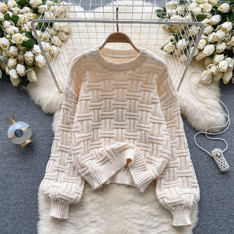 Round Collar Delicate Twisted Knitwear