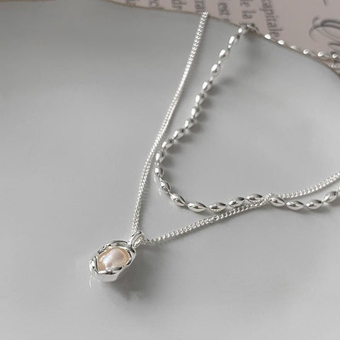 Elegant Double-layered Pearl Necklace
