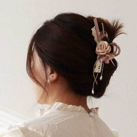 Elegant 3d Floral Hollowed Hair Clips
