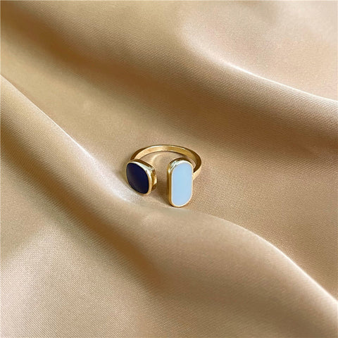 Elegant Blue Drip Oil Ring