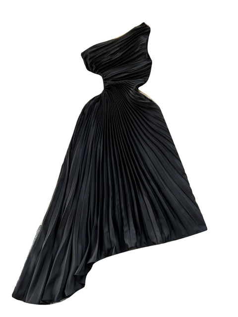 Slant Neckline Pleated Black Dress