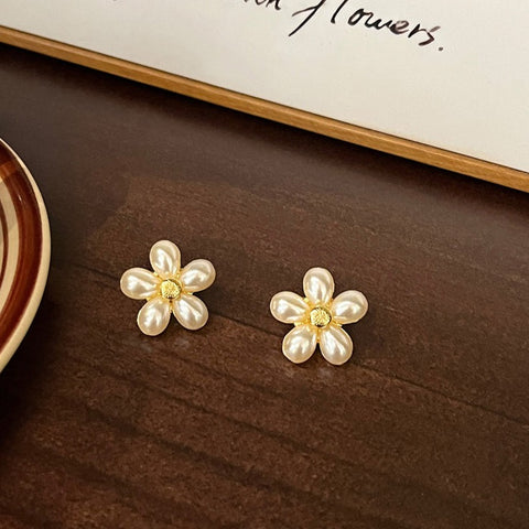 Elegant Floral Pearl Earrings