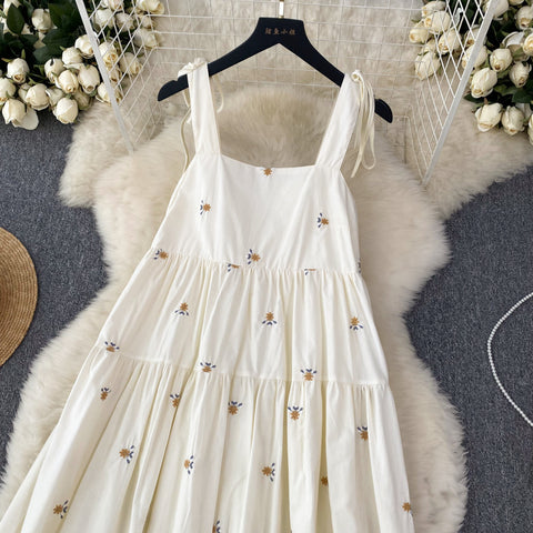 Loose-fitting Floral Embroidery Slip Dress