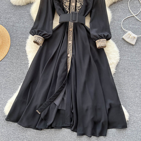 Lace Patchwork Waist-slimming Black Dress