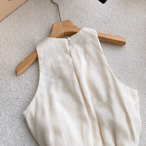 Sleeveless V-neck Cross Halter Top