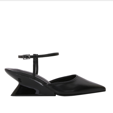 Niche Design Pointed Toe Wedges