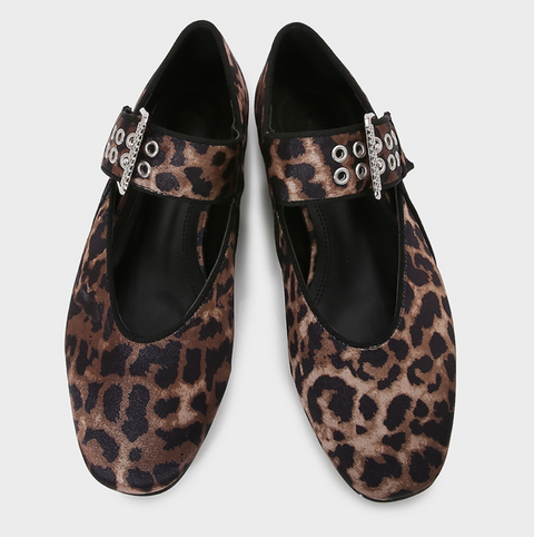 Leopard Printed Round-toe Buckled Flats