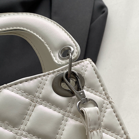 Lozenge Stitching Crossbody Bag