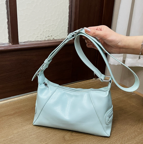 Niche Design Zipped Crossbody Bag