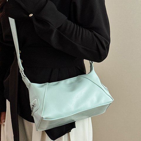 Niche Design Zipped Crossbody Bag