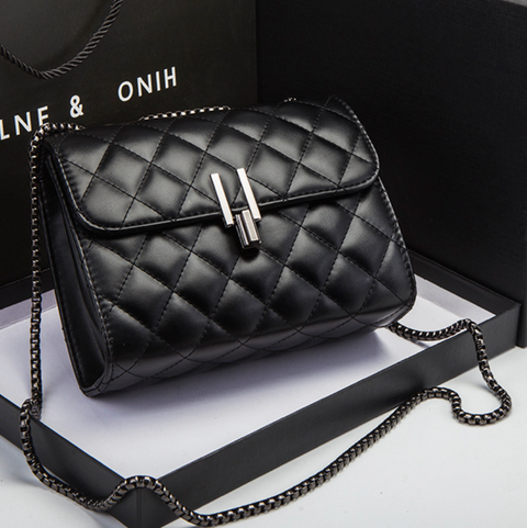 Lattice Stitch Black Chain Bag