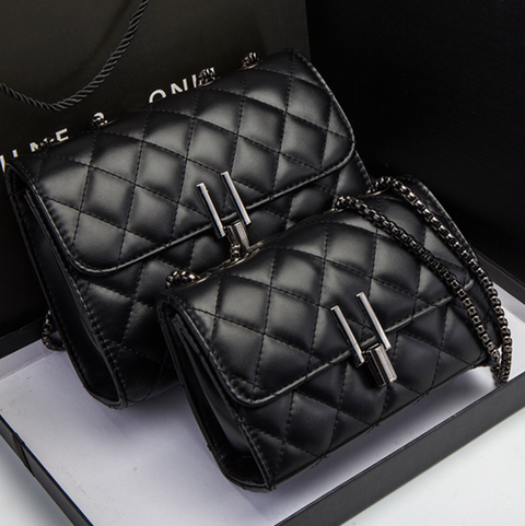 Lattice Stitch Black Chain Bag