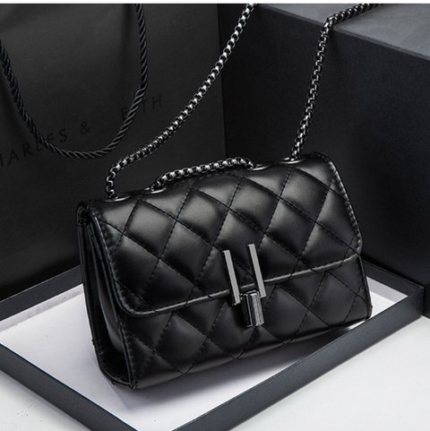 Lattice Stitch Black Chain Bag