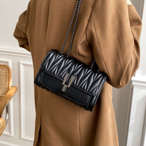 Y-lock Pleated PU Chain Bag