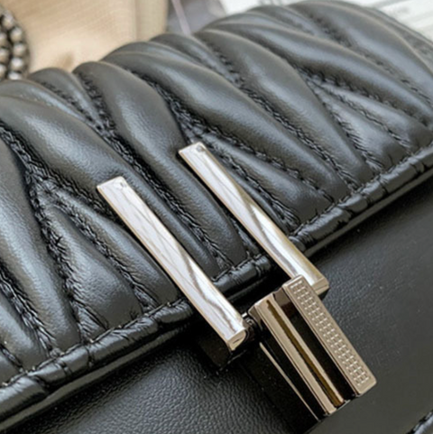 Y-lock Pleated PU Chain Bag