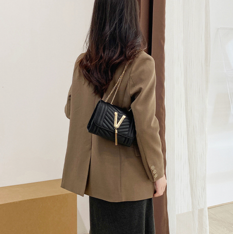 Rhinestone Studded Fringed Chain Bag