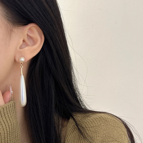 Courtly Teardrop Baroque Pearls Earrings