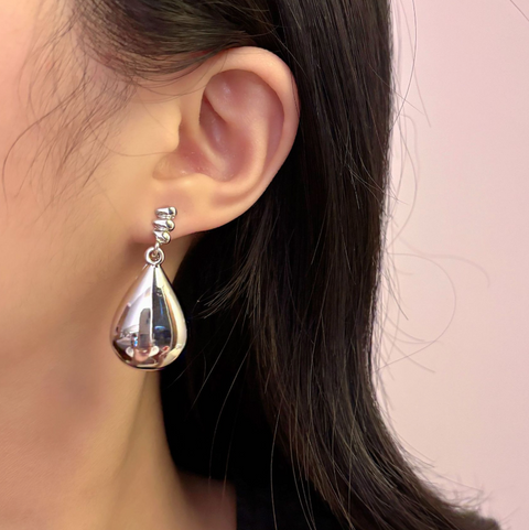 Silver Glossy Teardrop Stud Earrings