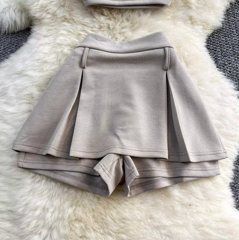 Padded Tank Top & Pleated Shorts 2Pcs