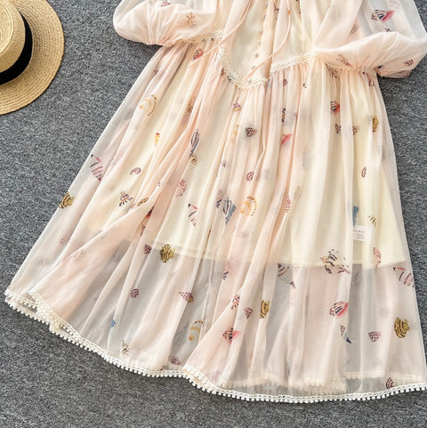 Courtly V-neck Floral Lace Dress