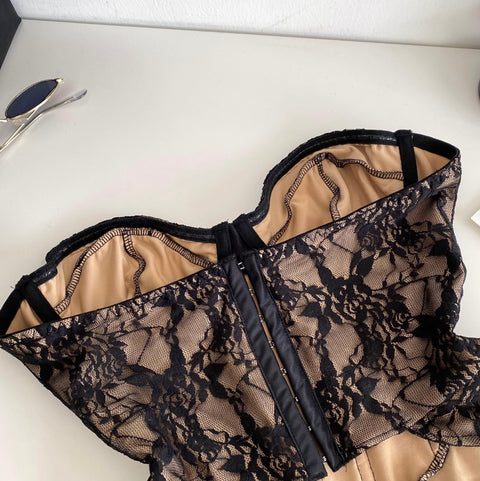High-end Black Lace Fishbone Top