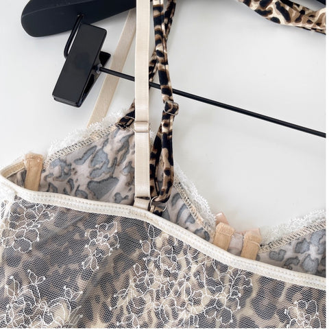 Leopard Printed Fishbone Mesh Camisole