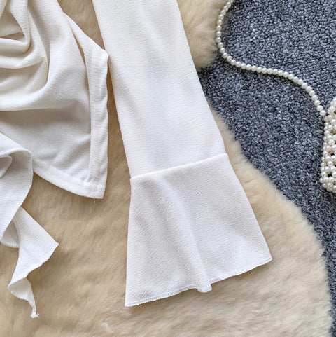 Simple Design Flared Sleeve Pleated Top