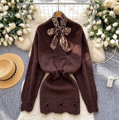 Waist-slimming Sweater Dress with Scarf