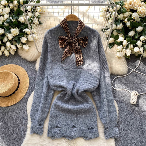 Waist-slimming Sweater Dress with Scarf