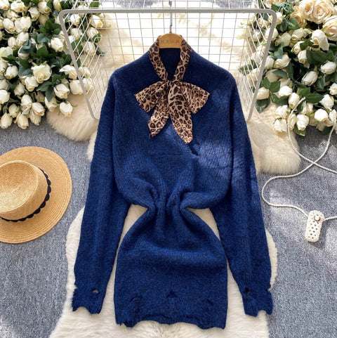 Waist-slimming Sweater Dress with Scarf