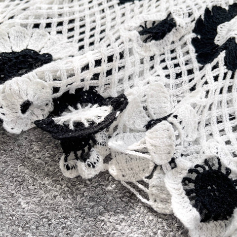 Casual Black & White Loose-fit Knitwear