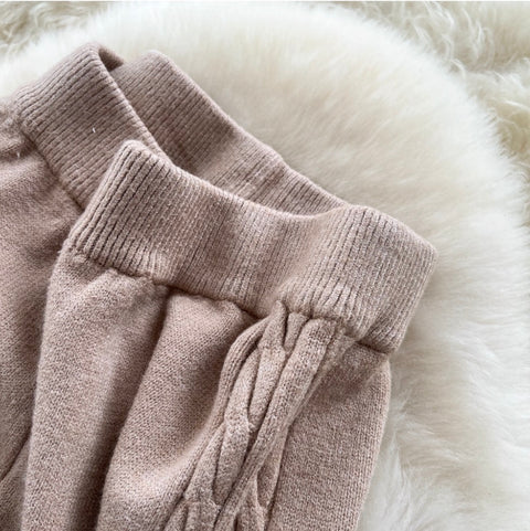 Twisted Side Stretchy Knit Trousers