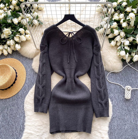 Hip-wrapping Twisted Knit Dress