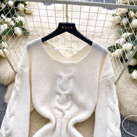 Hip-wrapping Twisted Knit Dress