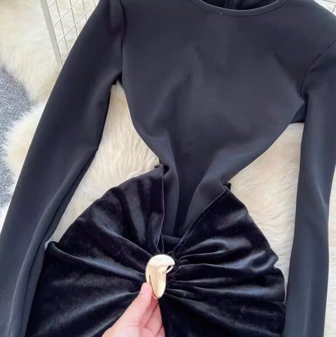 Niche Knotted Black Velvet Dress