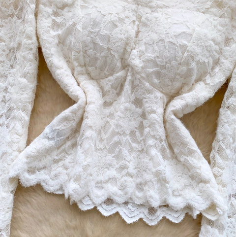 V-neck Padded Embroidered Lace Top