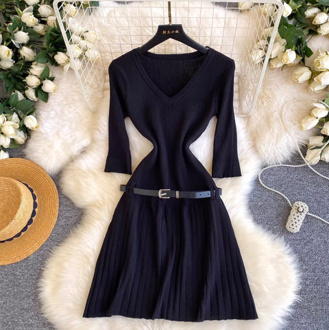 Niche Knitted Pleat Dress with Belt