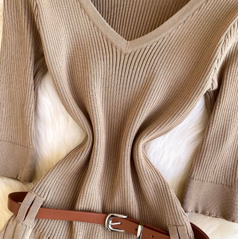 Niche Knitted Pleat Dress with Belt