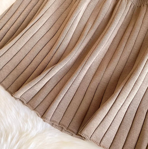 Niche Knitted Pleat Dress with Belt