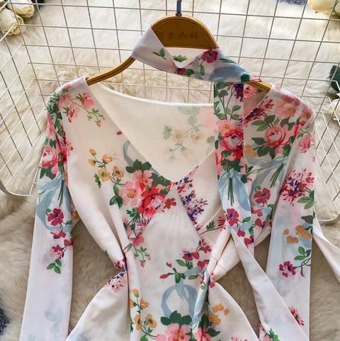 French Style V-neck Floral Top