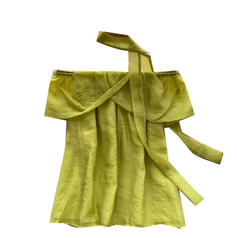 Sweetie Off-shoulder Shirt with Ribbon