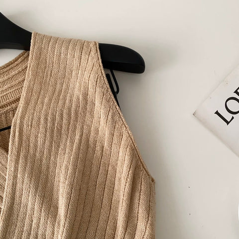 Cross V-neck Sleeveless Knitwear