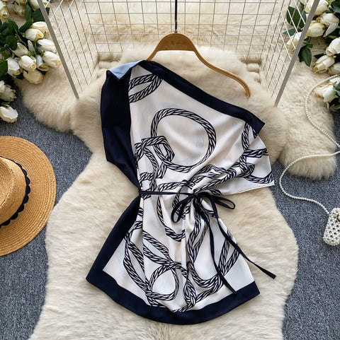 Niche Pattern Print Lace-up Top