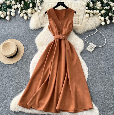 Elegant Sleeveless Dress with Belt