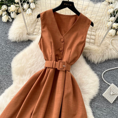 Elegant Sleeveless Dress with Belt