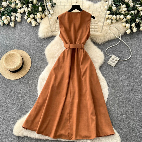 Elegant Sleeveless Dress with Belt