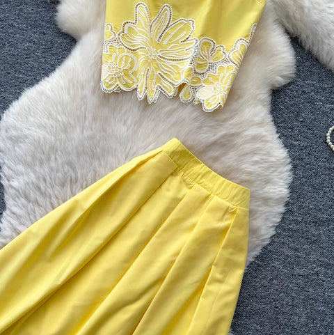 Hollowed Floral Vest & Skirt 2Pcs